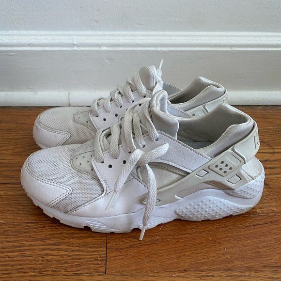 Nike Air Huarache in triple white - Picture 6 of 7